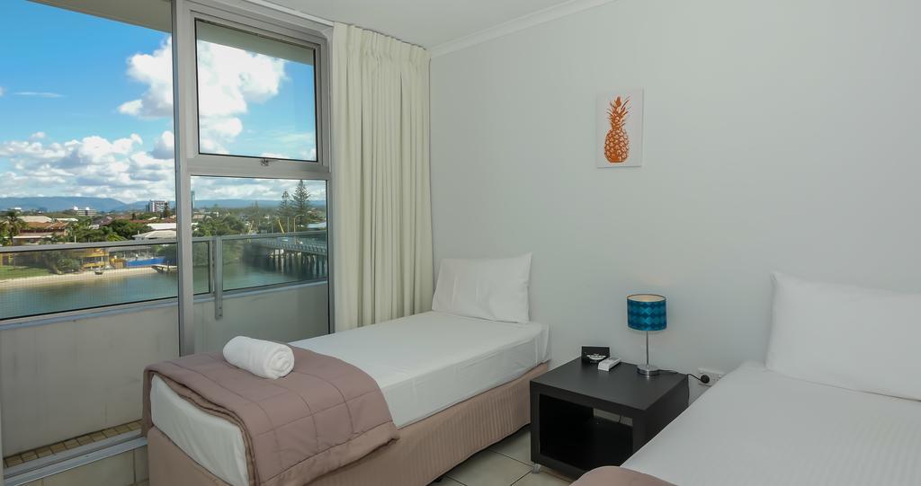 Waterways Apartments Surfers Paradise Exterior photo